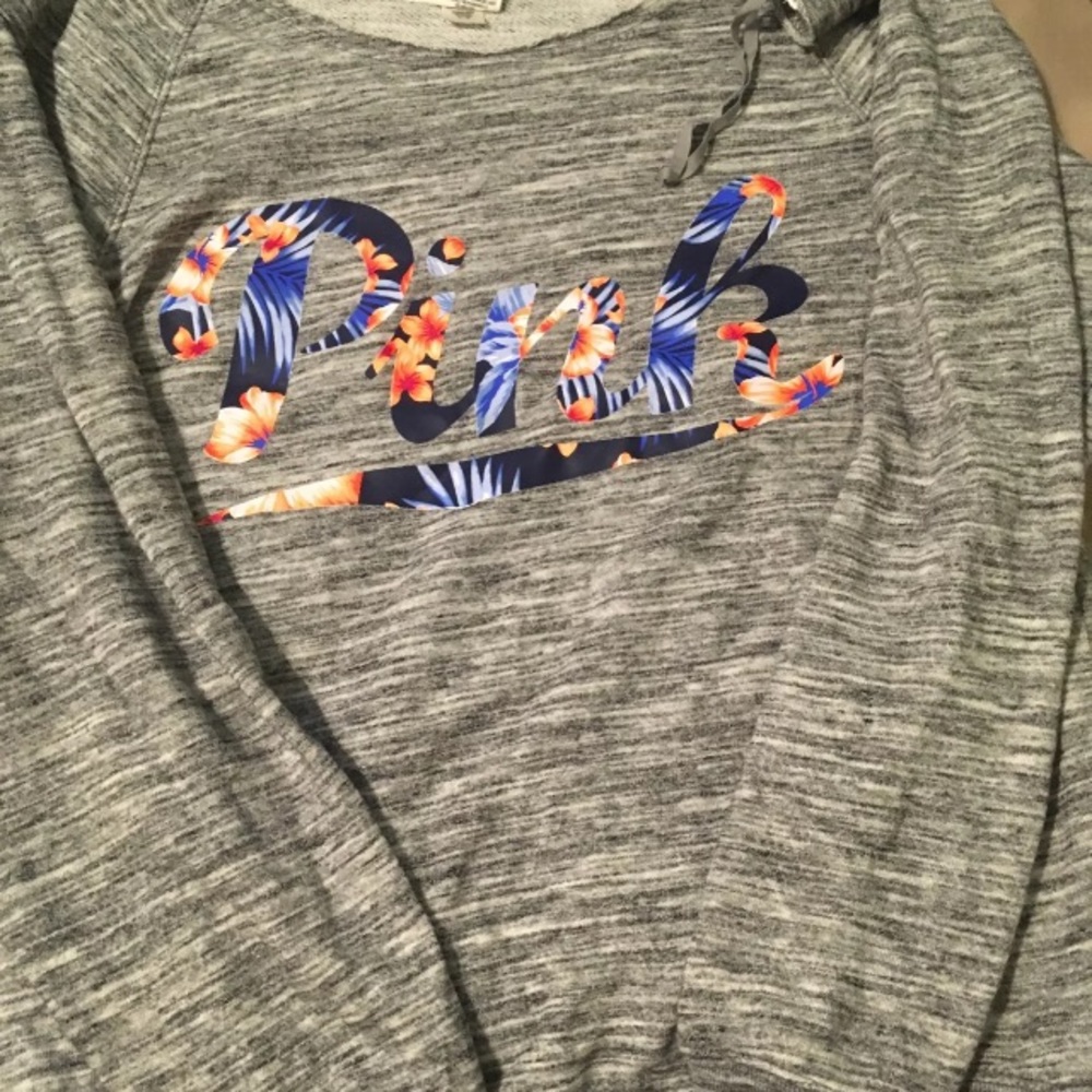 VS PINK SIZE S TROPICAL CREW
